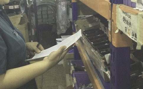 �ֹ�Ա��н��������ʵ��