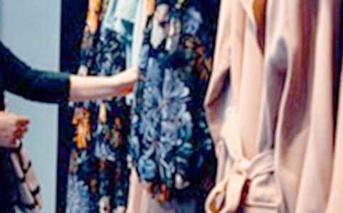 商场店铺退租申请书