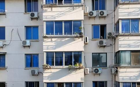 ����ί����