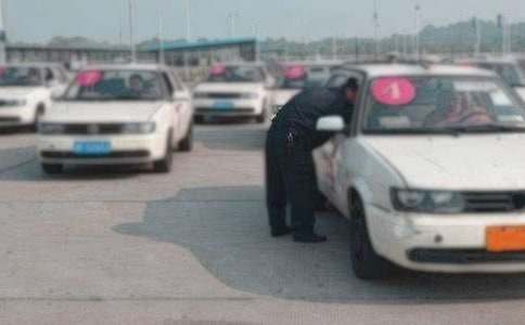 驾校表扬信参考