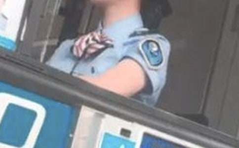 ���ٹ�·�շ�Ա��ְ����(4ƪ)