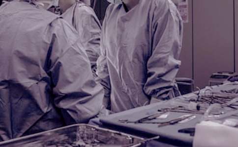 ����ί����